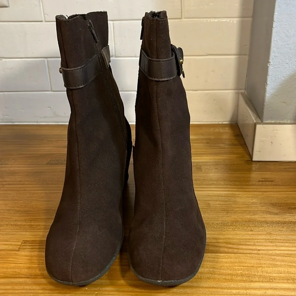 Etienne Aigner Eve Women's Brown Suede Leather Wedge  Ankle Boots Size 7.5 M